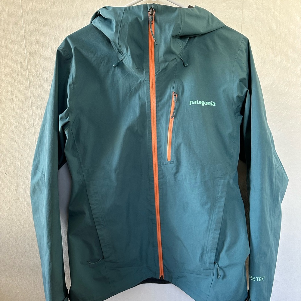 Patagonia Women’s Calcite Gore-Tex Rain Jacket M